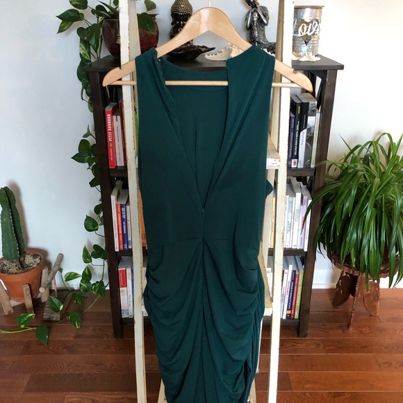 Le Château Green dress - Picture 2 of 4